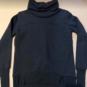 Alo Yoga Turtle Neck